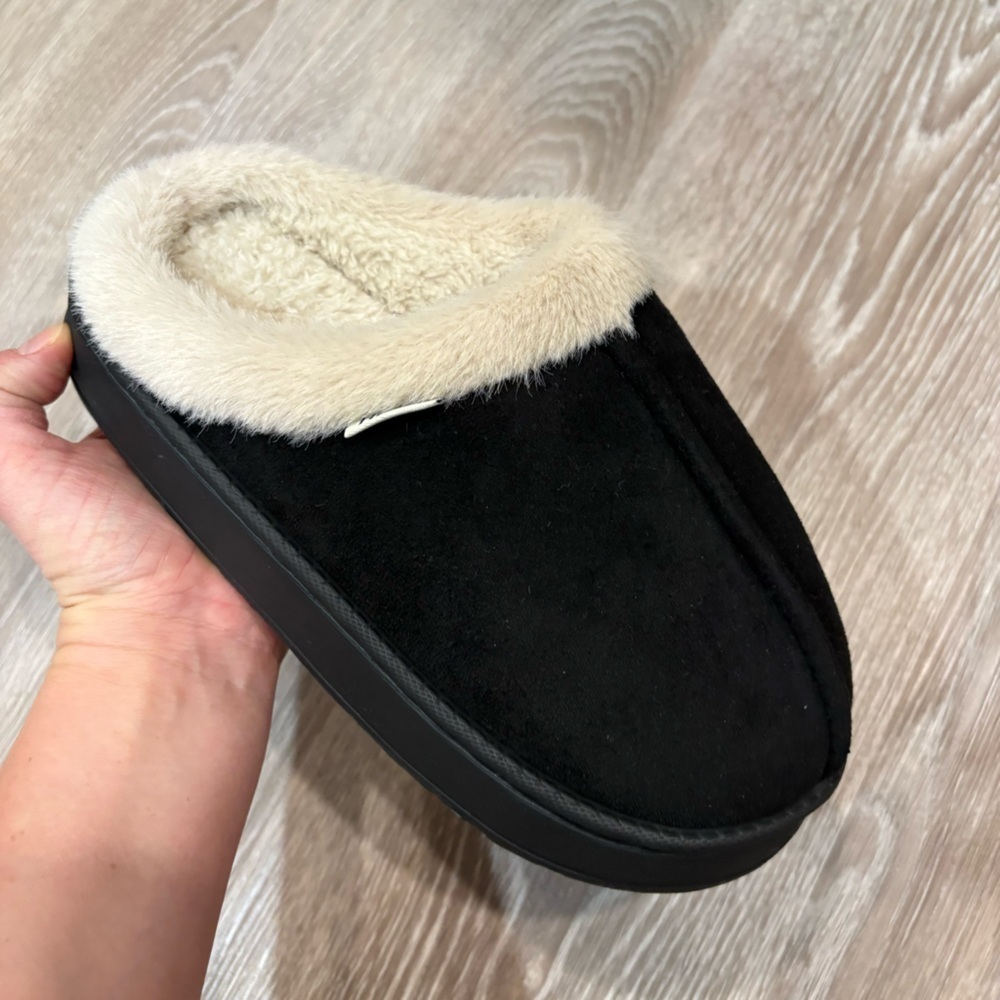 SHEIN Cozy Black Slippers with Cream Fur Lining sz 8